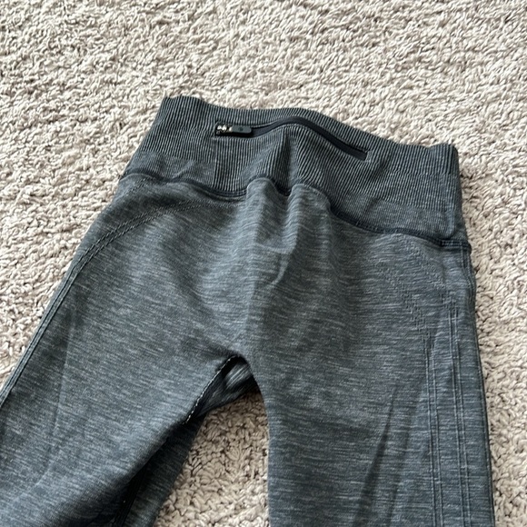 Lululemon Grey Compression Wunder Under Leggings - Picture 5 of 11
